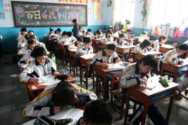 百事达配资 中考签约制蔓延，谁在提前制造教育焦虑？